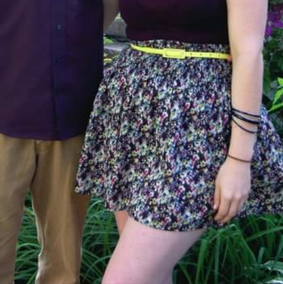 H&M Stretchy Waist Mini Skirt - Picture 5 of 5